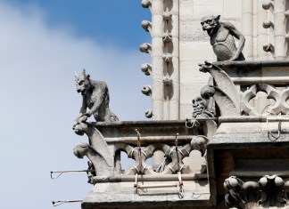 Gárgolas preservadas de la catedral de Notre-Dame de París el 17 de abril de 2019 en París Foto La Hora: AP