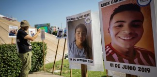 Después de haber localizado a 1.650 personas, con vida y fallecidas, durante más de cinco años, el activista Eddy Carrillo logró encontrar el cuerpo de su hijo Erick Carrillo en un predio de la zona este de la ciudad mexicana de Tijuana, fronteriza con Estados Unidos. EFE/ Joebeth Terríquez