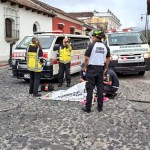 Bomberos Voluntarios informaron acerca del fallecimiento de una mujer tras ser arrollada mientras transitaba en La Antigua Guatemala.