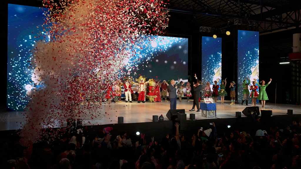 Fue inaugurada la temporada navideña en IRTRA. Foto La Hora: José Orozco. La Hora.