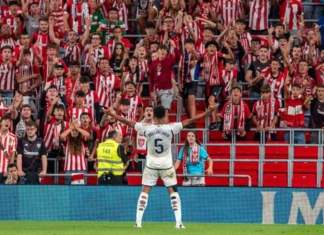 Jude Bellingham marcando su primer gol con la elástica merengue en San Mamés. Foto La Hora:EFE