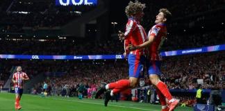 Julián Álvarez y Griezmann celebran un gol. Foto La Hora: EFE