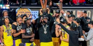 Los Lakers celebran la Copa de la NBA 2023 en Las Vegas. Foto La Hora: EFE