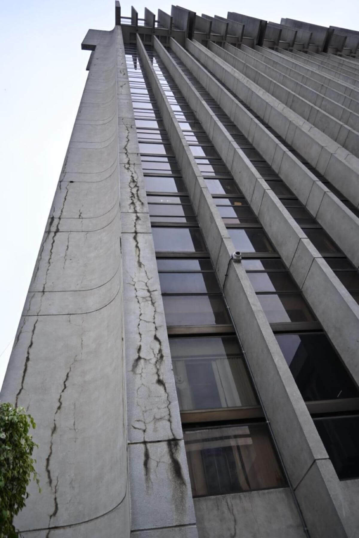 Torre de Tribunales ha resistido sismos y otros embates de la naturaleza. Foto La Hora: Fabricio Alonzo