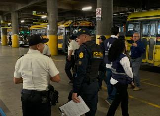 Personal de la PDH en conjunto a agentes de la PNC han realizado operativos para velar por la seguridad de los usuarios de buses extraurbanos