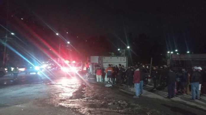 Accidente dejó tres heridos en cuesta de Villalobos. Foto La Hora: PMT Villa Nueva