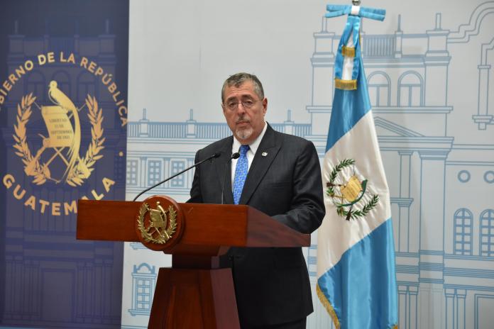 El presidente Bernardo Arévalo, durante la conferencia de prensa semanal que ofrece el ejecutivo, dio a conocer los logros realizados en este gobierno.