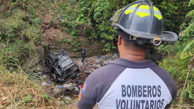 Foto La Hora: Bomberos Voluntarios