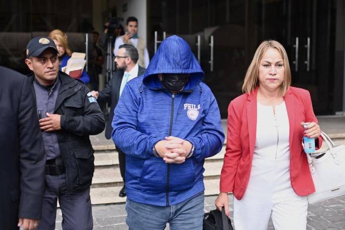 Carlos Ayala, contratista del estado, fue enviado a prisión preventiva por caso B410. Foto La Hora: Fabricio Alonzo.