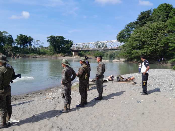 Helicóptero del Ejército de Guatemala se desploma en río Chixoy durante misión de apoyo