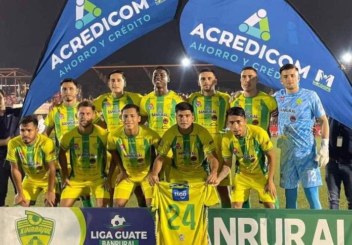 Xinabajul Huehue es la grata sorpresa del Torneo Apertura al llegar a las semifinales por primera vez en su historia. Foto La Hora: Club Xinabajul Huehue