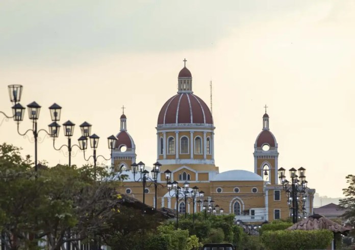 Fotografía de archivo de la catedral en Granada (Nicaragua). EFE/Stringer