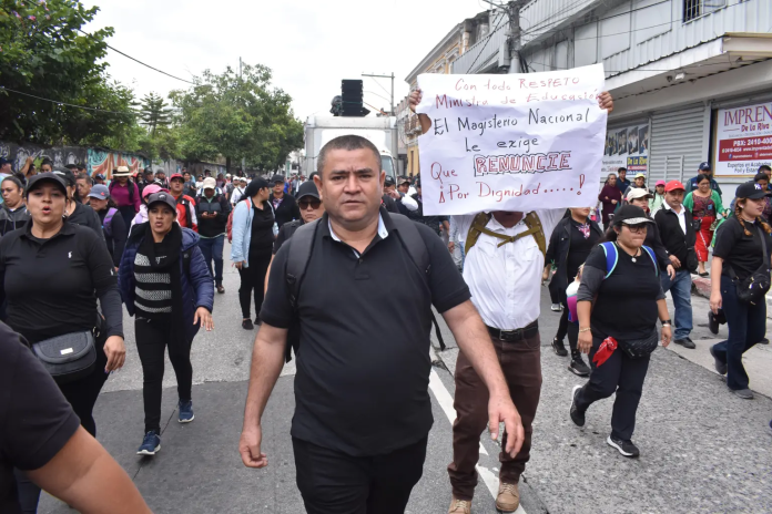 Una de las medidas de Joviel Acevedo y su sindicato, es manifestar en las calles para presionar a las autoridades a cumplir sus demandas. Foto La Hora / Archivo 