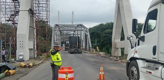 Acuerdo entre CIV y constructores prevé agilizar construcciones de carreteras y puentes. Foto La Hora: Provial