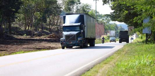 La Dirección General de Transporte busca controlar los permisos de circulación del vehículos de carga. Foto: DGT