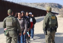Administración Trump aprueba redadas de migrantes en escuelas, colegios e iglesias La administración del presidente Trump, dio vía libre a las redadas de migración en lugares previamente considerados "protegidos".