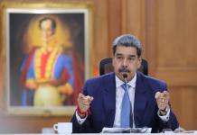 Gobierno de Arévalo señala ilegitimidad en elecciones de Venezuela y desconoce a régimen de Maduro AME9633. CARACAS (VENEZUELA), 08/01/2025.- Fotografía cedida por Palacio Miraflores donde se observa al presidente venezolano Nicolás Maduro, en un acto de gobierno este miércoles, en Caracas (Venezuela). Maduro profirió diversos insultos a su homólogo de Panamá, José Raúl Mulino, y lo llamó a defender el canal de ese país, luego de que el mandatario electo de EE.UU., Donald Trump, dijera que no descarta recurrir al uso de la fuerza militar para recuperar el control de la vía interoceánica. EFE/ Palacio Miraflores / SOLO USO EDITORIAL/SOLO DISPONIBLE PARA ILUSTRAR LA NOTICIA QUE ACOMPAÑA (CRÉDITO OBLIGATORIO)