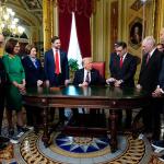 Con pastel de cangrejo, filete de angus y vinos finos, así fue el menú de investidura de Trump