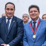El presidente del CANG, Mario Siekavizza y el candidato a presidente, Sergio Madrazo. Foto: Unidad académica del CANG / La Hora