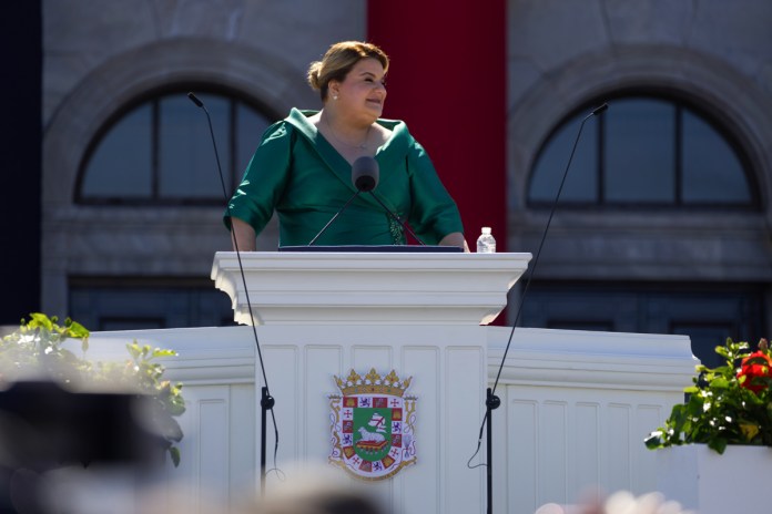 La gobernadora de Puerto Rico, Jenniffer González, pide ayuda a EE. UU. ante 