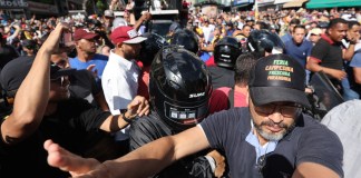 Capturan al piloto que trasladaba a María Machado durante las protestas en Venezuela el pasado 9 de enero.