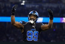 Lions vs. Commanders: El juego con los boletos más caros de la ronda divisional de la NFL Detroit Lions defensive end Za'Darius Smith (99) celebrates after he sacked Minnesota Vikings quarterback Sam Darnold during the first half of an NFL football game Sunday, Jan. 5, 2025, in Detroit. (AP Photo/Rey Del Rio)