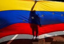 LH Actualiza: Nicolás Maduro asume el poder en Venezuela en medio de controversias y confrontación Se espera la toma de posesión por parte de Nicolás Maduro, ante la posible llegada de Edmundo Gonzales Urrutia a Venezuela.