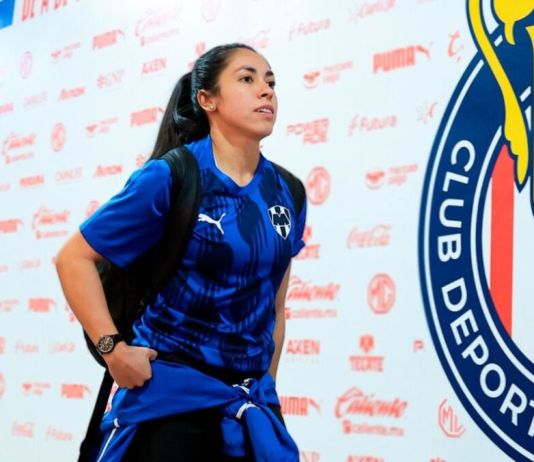 Ana Lucía Martinez, delantera de las Rayadas de Monterrey, le dio la victoria a su equipo frente a las Chivas del Guadalajara en el estadio Akron. Foto La Hora: X de Rayadas.