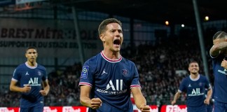 Ander Herrera del Paris Saint Germain celebra tras anotar un gol ante Brest en la liga francesa, el 20 de agosto de 2021. Foto La Hora: AP