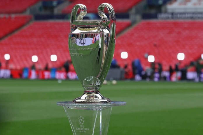 Vista del trofeo de la Liga de Campeones en el estadio de Wembley, escenario de la última final. Foto La Hora: EFE