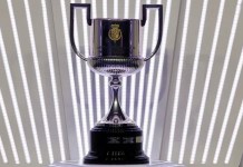 El trofeo de la Copa del Rey durante un sorteo. Foto La Hora: EFE