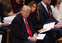 Obispa pide misericordia a Trump por migrantes, pero él le exige disculparse El presidente estadounidense Donald Trump y la primera dama Melania Trump durante el servicio interreligioso celebrado en la Catedral Nacional de Washington, el martes 21 de enero de 2025. Foto La Hora: AP