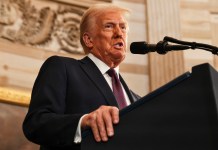 Un juez federal bloqueó temporalmente el jueves la orden ejecutiva del presidente Donald Trump. Foto La Hora: AP