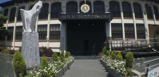 Los magistrados decidirán si conocen la petición de los tres abogados en contra del presupuesto general 2025. Foto La Hora: José Orozco