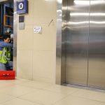 Trabajos de instalación de ascensores y escaleras eléctricas finalizaron en aeropuerto La Aurora. Foto La Hora: DGAC