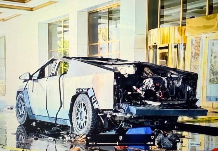 La causa de la explosión del vehículo de Tesla en el Hotel Trump fue causado por un veterano de guerra.