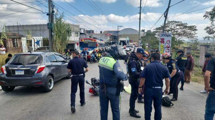 Accidente de tránsito reportado en el kilómetro 21, ruta a Ciudad Quetzal, deja un motorista fallecido.