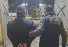 Aprehenden a presunto trabajador de juzgado que habría cobrado por no girar orden de captura Investigadores de DIPANDA realizan la captura de un trabajador en un juzgado que realizaba cobros para evitar tramitar órdenes de captura en Chimaltenango.