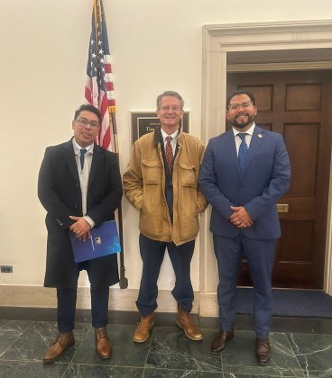 El Primer Subsecretario del MP, Erick Schaeffer; el congresista republicano de Tennessee, Tim Burchett; y el Secretario de Asuntos Internacionales y Cooperación, Eduardo Mejía.