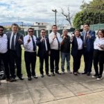 En la fotografía de izquierda a derecha: Julio Recinos, Ángel Pineda, Dimas Jiménez, dos personas sin identificar, Noé Rivera, Wilson López, Rafael Curruchiche, Yomara Madrid y otras dos personas sin identificar. Foto La Hora: Cortesía.