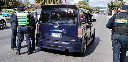 El titular del Ministerio de Gobernación, Francisco Jiménez, dio a conocer que los "Taxis piratas", en última instancia, son controlados por estructuras criminales.