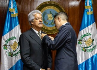 Mauricio Roberto Benard es juramentado como Gobernador del Departamento de Guatemala