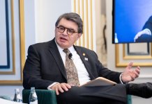 Embajador Hugo Beteta representará a Guatemala en la toma de posesión de Donald Trump Embajador Hugo Beteta representará a Guatemala en la toma de posesión de Donald Trump