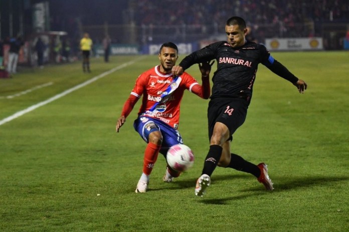 La tercera jornada del Torneo Clausura 2025 llegó a su fin tras el partido de la jornada entre Xelajú MC y los Rojos del Municipal, Foto La Hora: Liga Banrural Guate