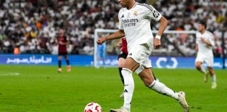 Kylian Mbappe del Real Madrid en acción durante el encuentro ante el Mallorca en la semifinal de la Super copa de España en Yedá, Arabia Saudí el jueves 9 de enero del 2025. Foto La Hora: AP