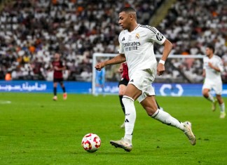 Kylian Mbappe del Real Madrid en acción durante el encuentro ante el Mallorca en la semifinal de la Super copa de España en Yedá, Arabia Saudí el jueves 9 de enero del 2025. Foto La Hora: AP