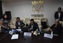 Ministro de Comunicaciones proyecta ejecutar Q2 mil 300 millones en diversos proyectos en el país El ministro de Comunicaciones, Miguel Díaz Bobadilla, se presentó a una citación en el Congreso. Foto La Hora: Daniel Ramírez