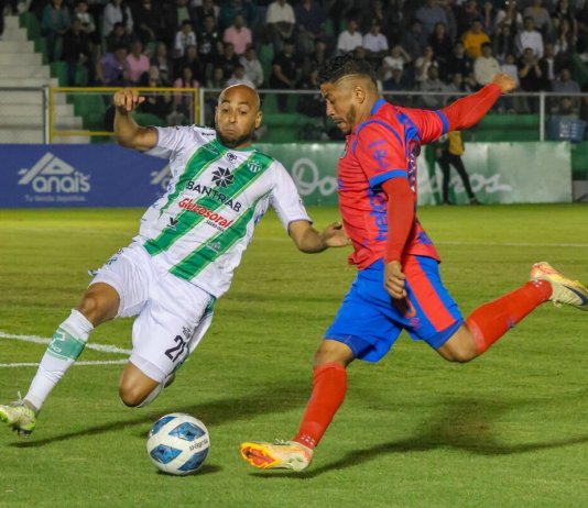 Municipal cae en su visita al Pensativo 2-1 frente a la Antigua. Foto La Hora: Oficial Municipal