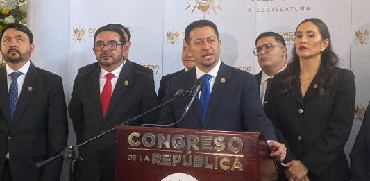 El presidente del Congreso, Nery Ramos, responde que no hay prisa por el aumento del salario de los diputados. Foto La Hora: José Orozoc