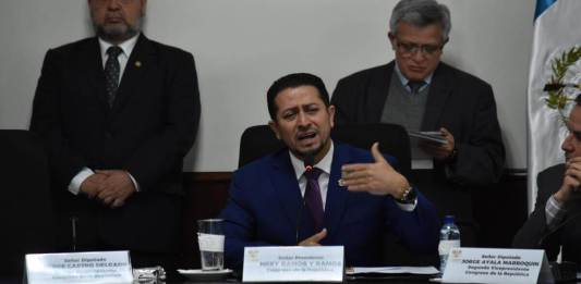 El presidente del Congreso, Nery Ramos, comentó que se solicitó información al TSE respecto al estado del partido Movimiento Semilla. Foto La Hora: Daniel Ramírez